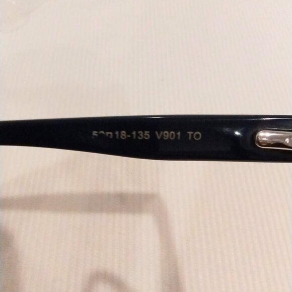 Vera Wang V901 TO Eyeglasses - Picture 4 of 5